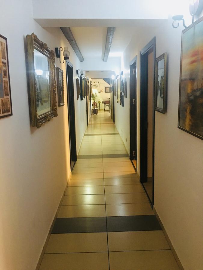 Hotel Taco บูคาเรสต์ ภายนอก รูปภาพ