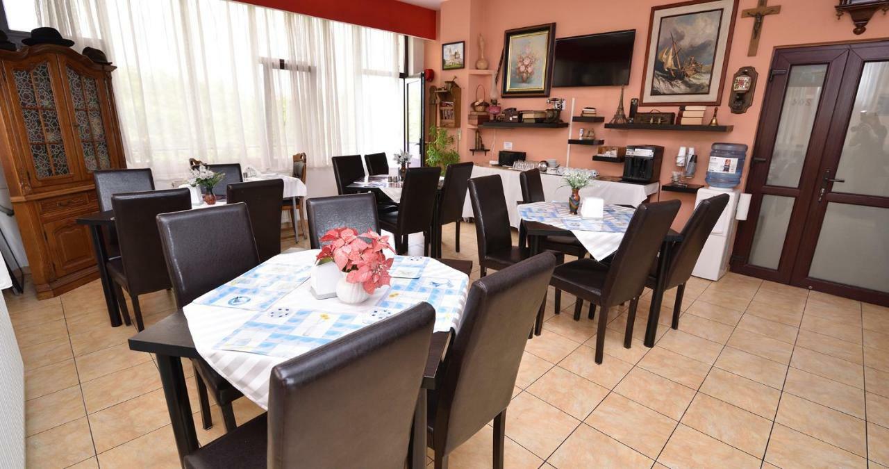 Hotel Taco บูคาเรสต์ ภายนอก รูปภาพ