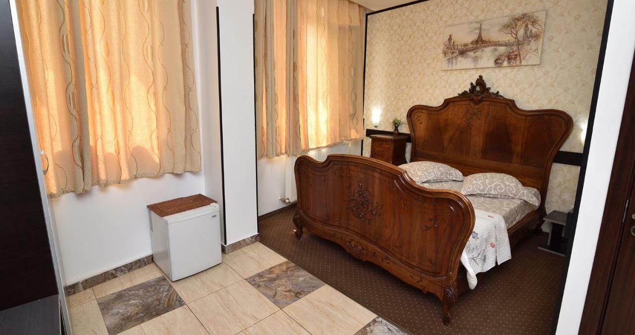 Hotel Taco บูคาเรสต์ ภายนอก รูปภาพ