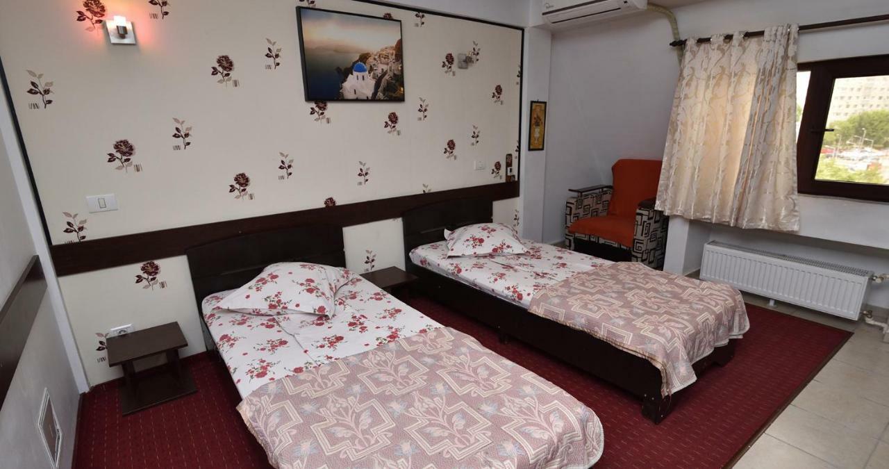 Hotel Taco บูคาเรสต์ ภายนอก รูปภาพ