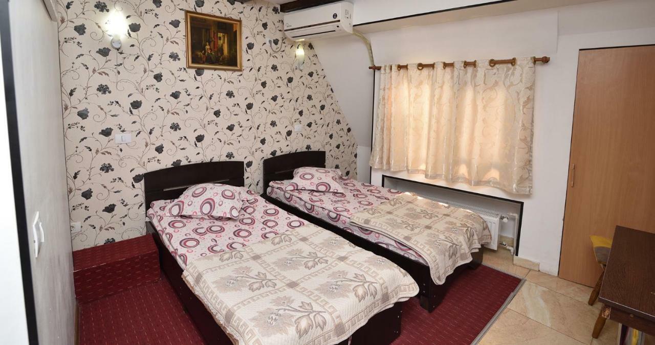 Hotel Taco บูคาเรสต์ ภายนอก รูปภาพ